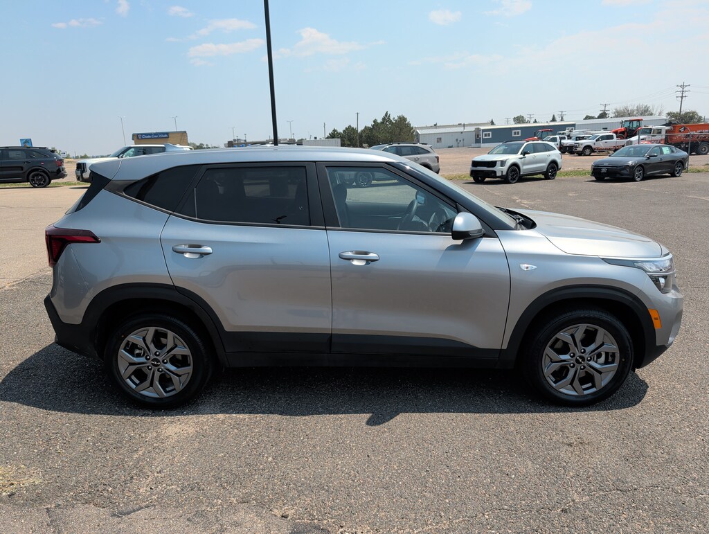 Used 2024 Kia Seltos LX SUV