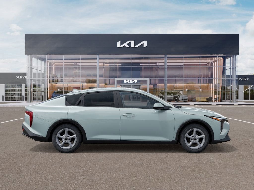 2025 Kia K4 LXS - Photo 7