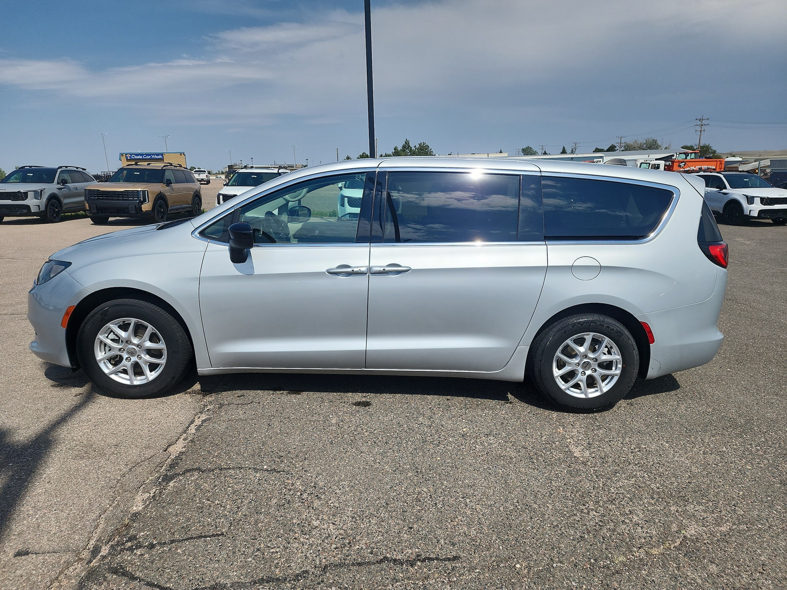 2024 Chrysler Voyager LX's photo
