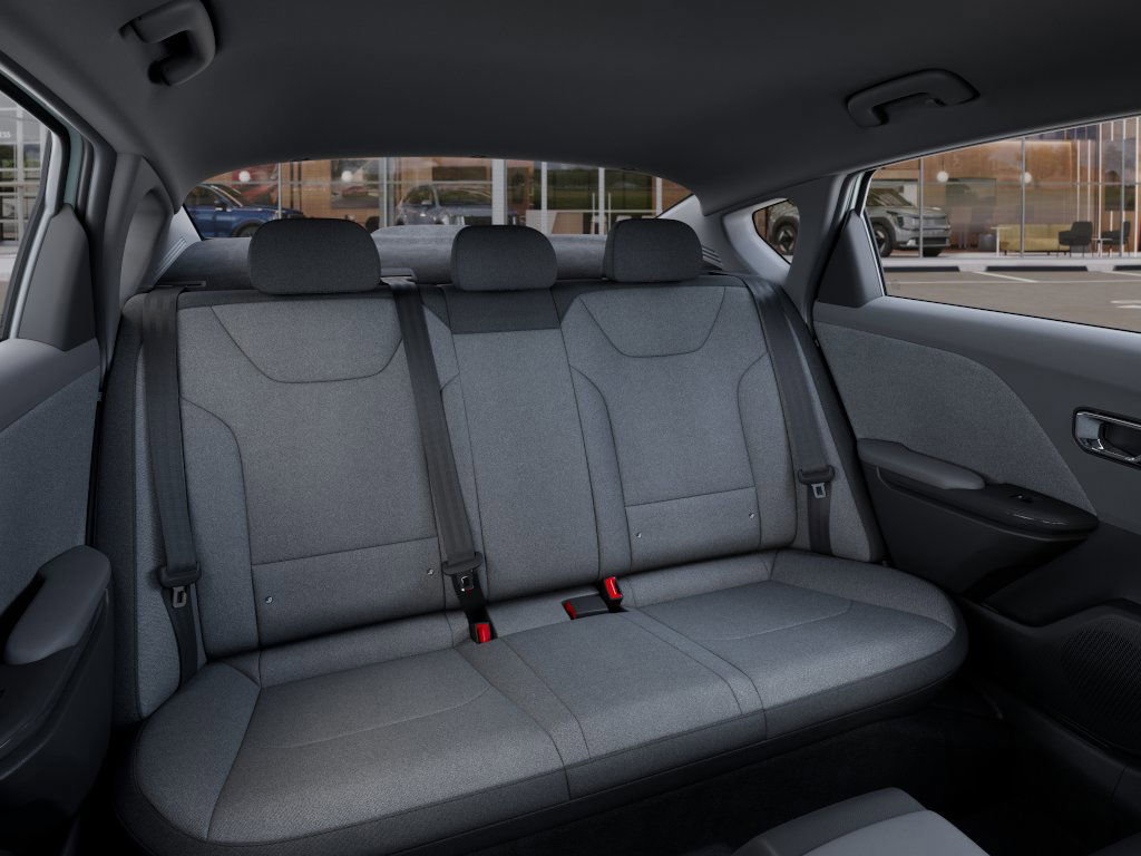 2025 Kia K4 LXS - Photo 16