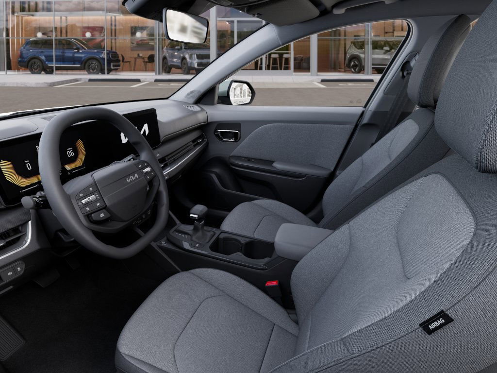 2025 Kia K4 LXS - Photo 17