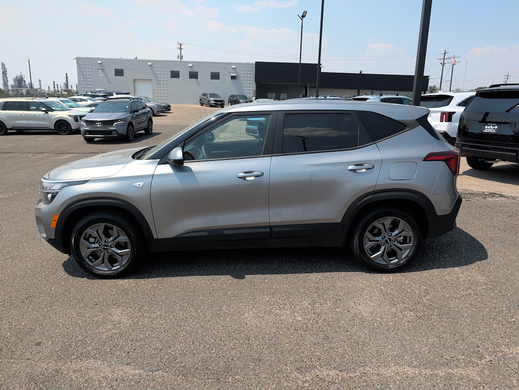 Used 2024 Kia Seltos LX SUV