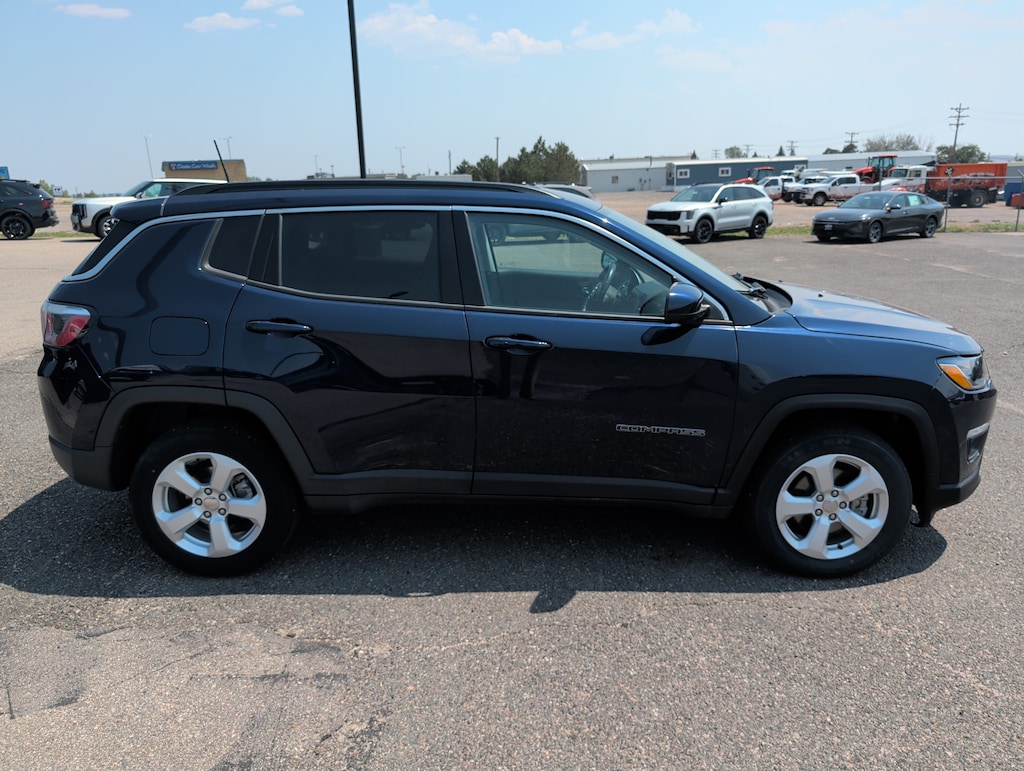 Used 2018 Jeep Compass Latitude 4x4 SUV