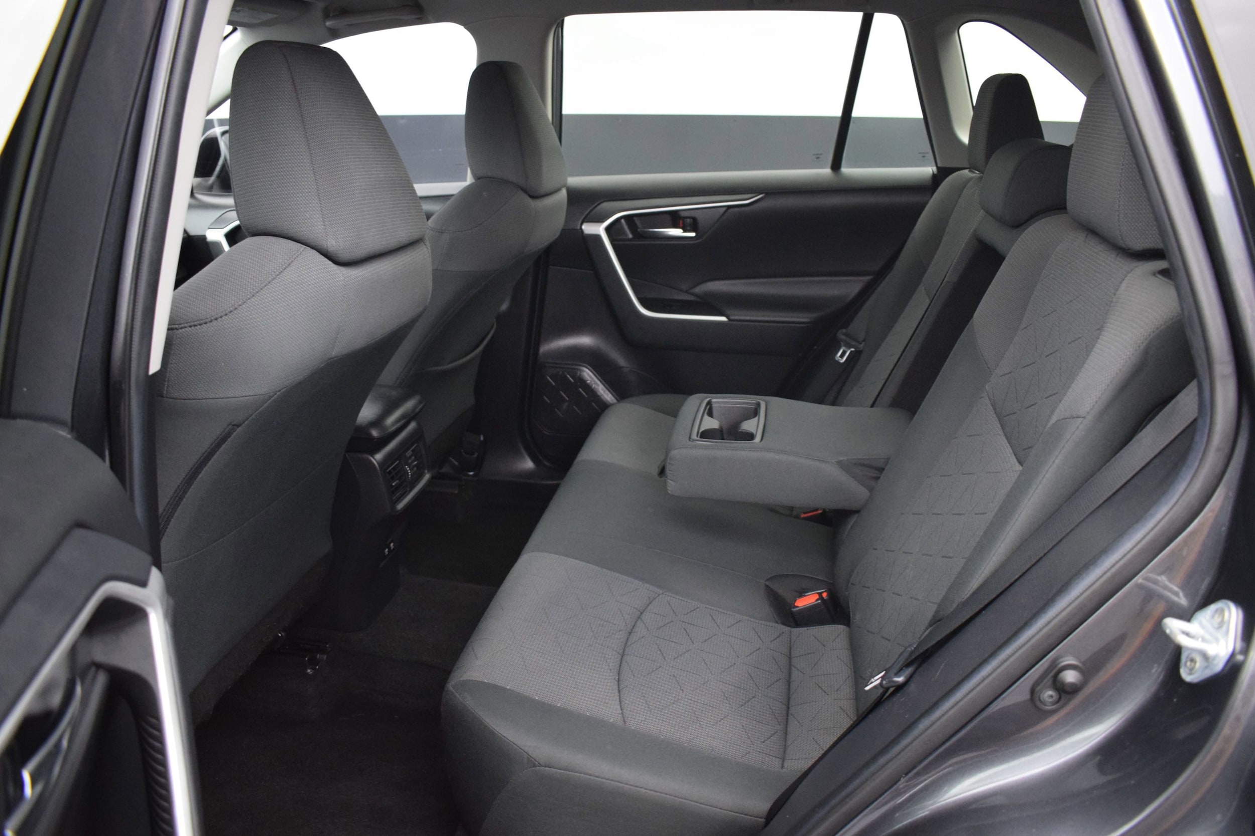 2021 Toyota RAV4 XLE - Photo 12