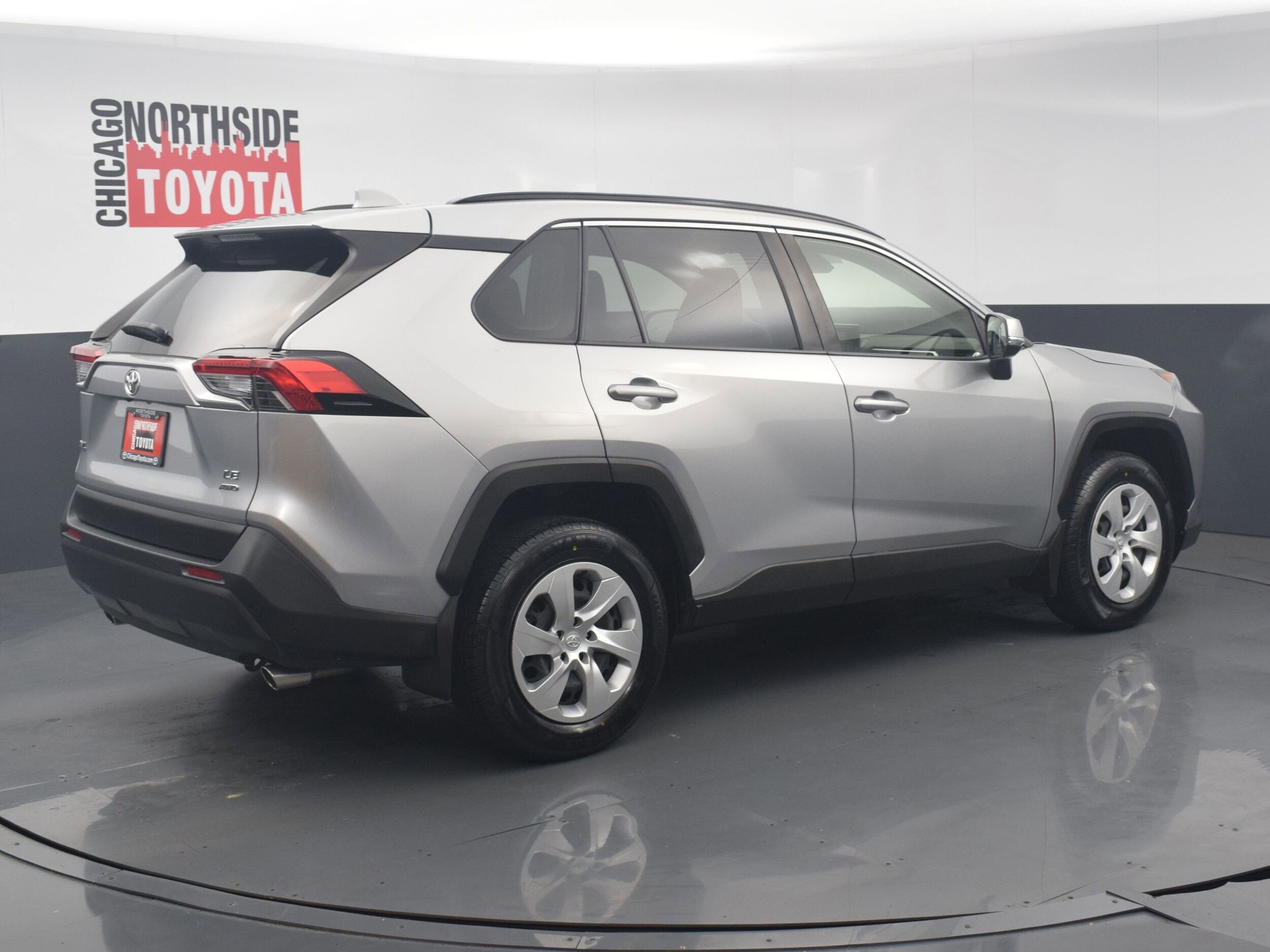 2019 Toyota RAV4 LE photo 2