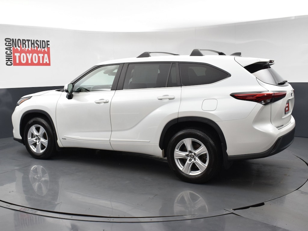 Used 2023 Toyota Highlander Hybrid LE Sport Utility