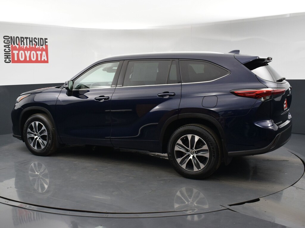 Used 2022 Toyota Highlander XLE Sport Utility