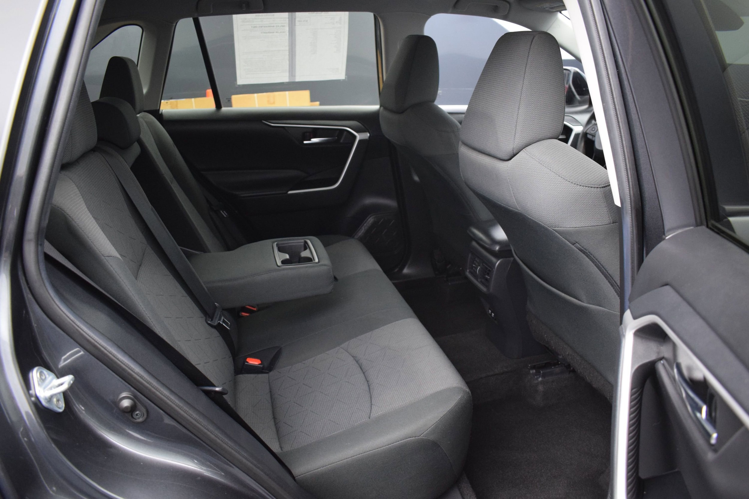 2021 Toyota RAV4 XLE - Photo 11