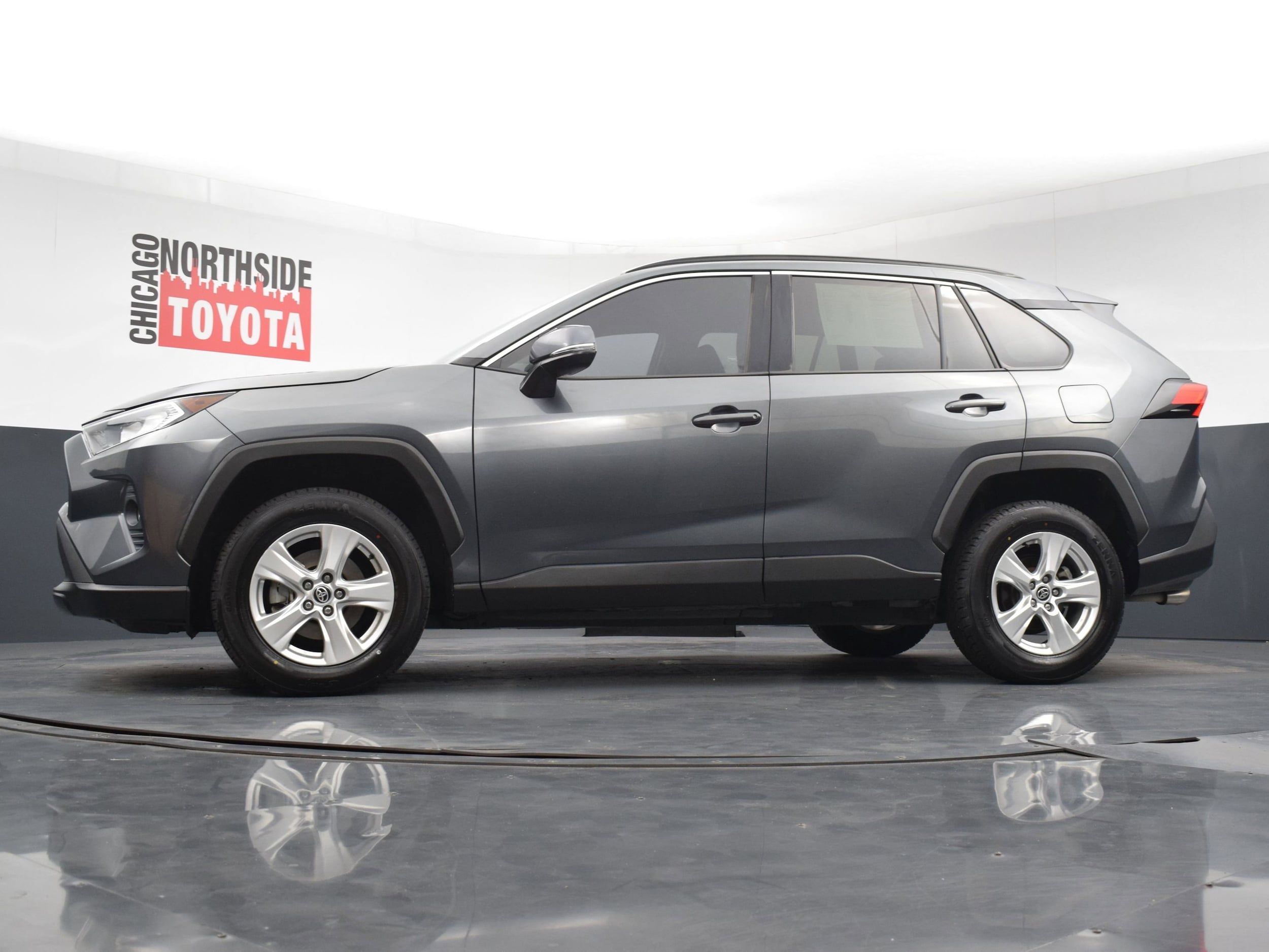 2021 Toyota RAV4 XLE - Photo 24