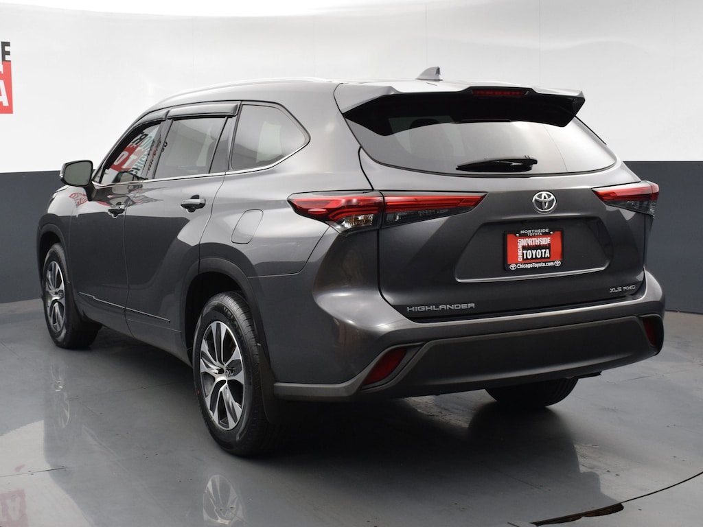 Used 2022 Toyota Highlander XLE Sport Utility