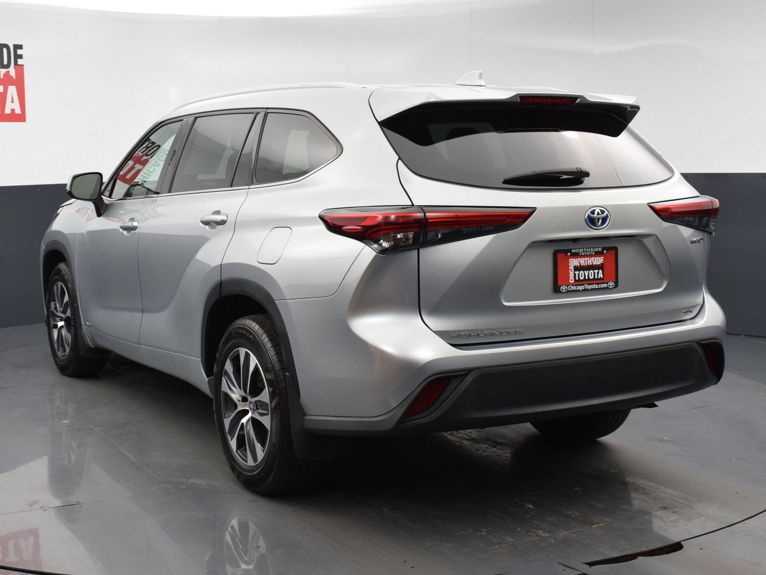 Used 2022 Toyota Highlander Hybrid XLE Sport Utility