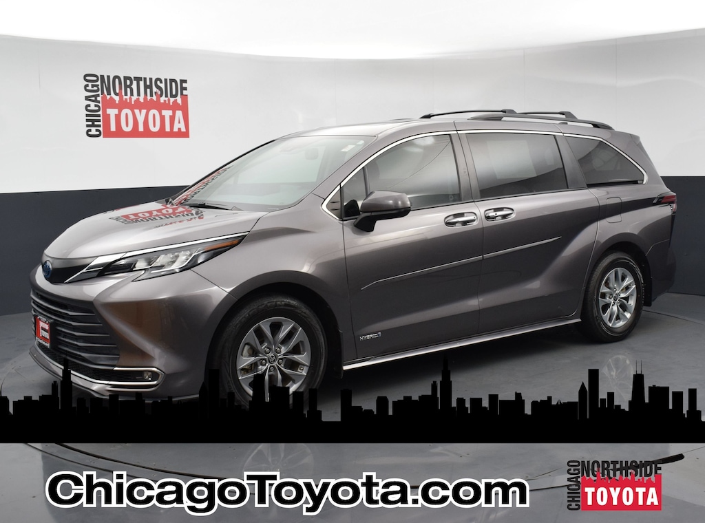 Used 2021 Toyota Sienna XLE Mini-van, Passenger