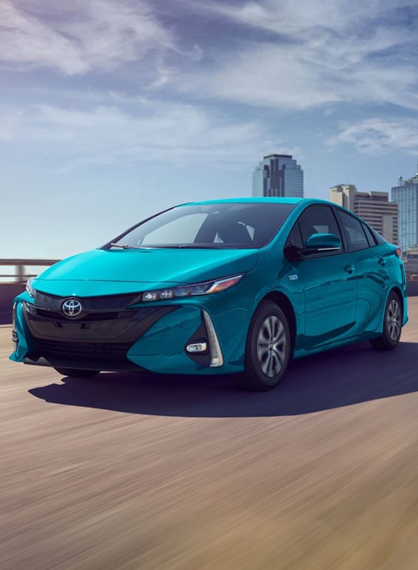 Pros and Cons of Owning Toyota Hybrid Cars in Chicago, IL