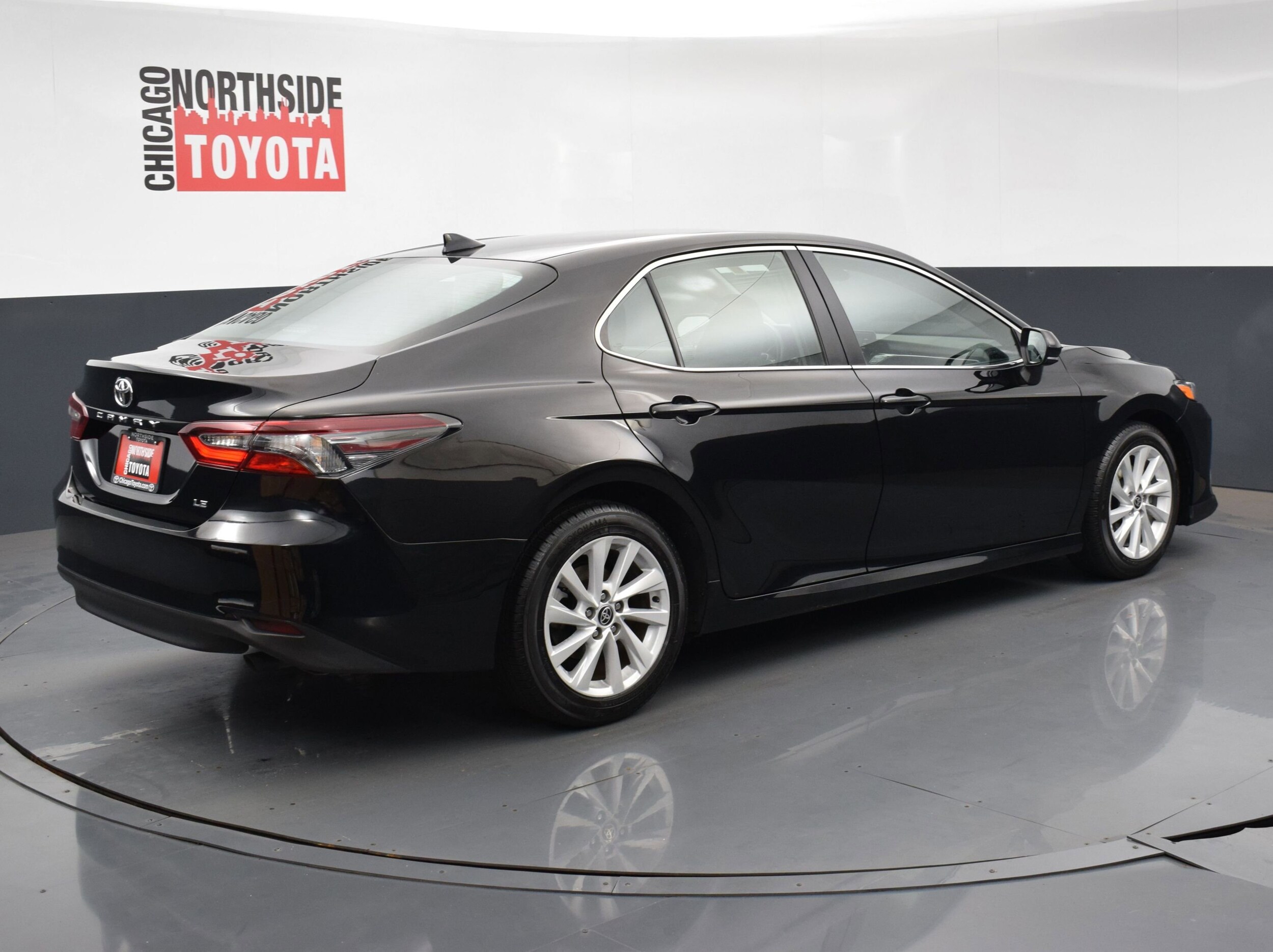 2022 Toyota Camry LE photo 2