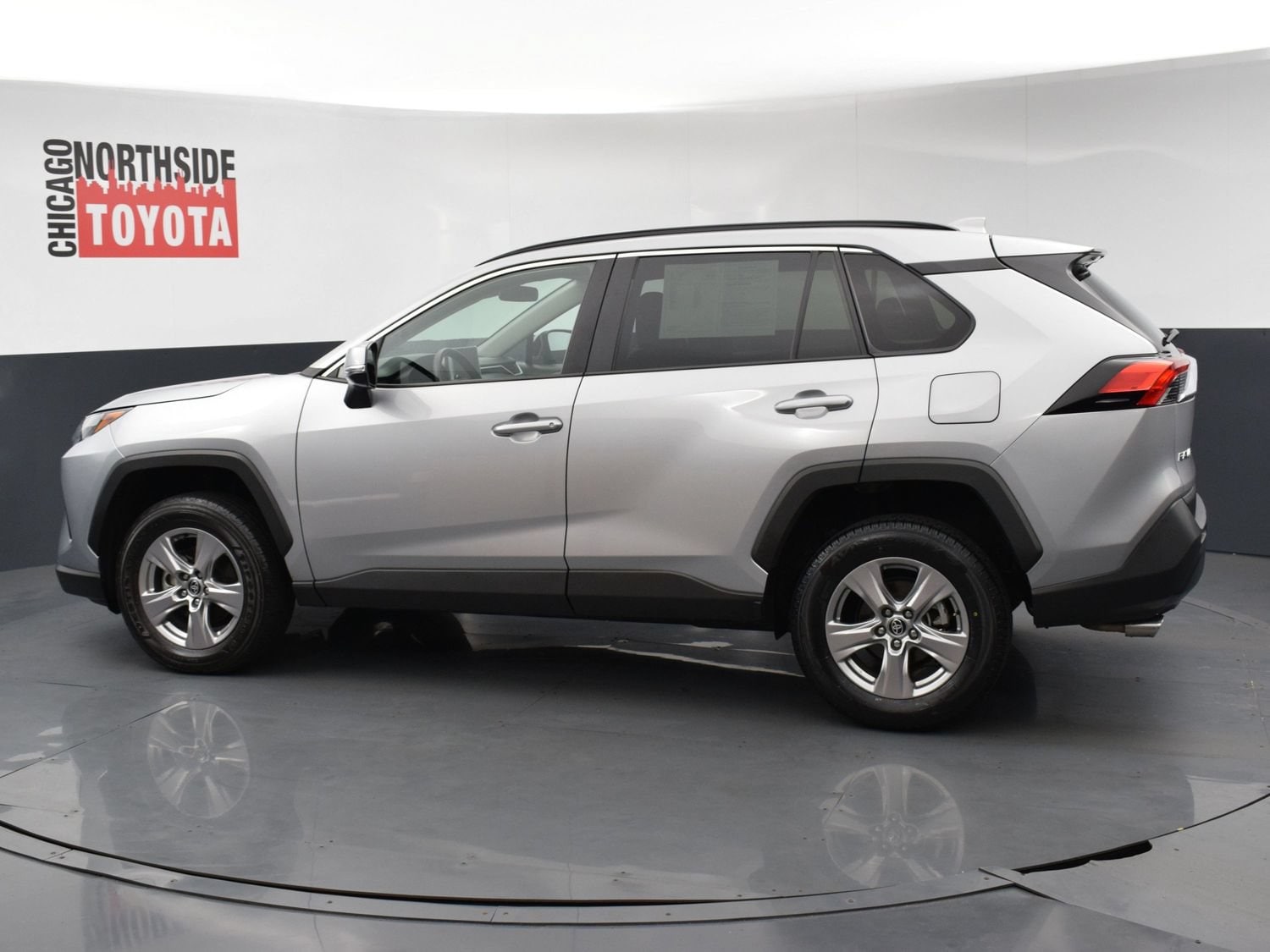 2025 Toyota RAV4 XLE - Photo 2