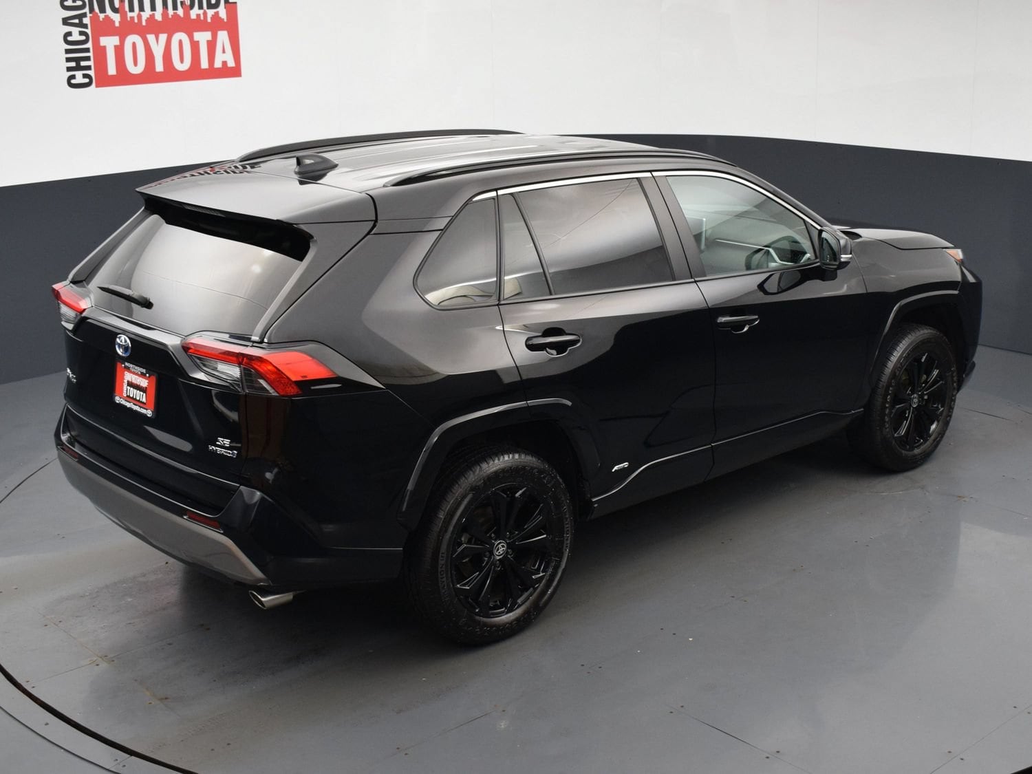 2024 Toyota RAV4 SE - Photo 19