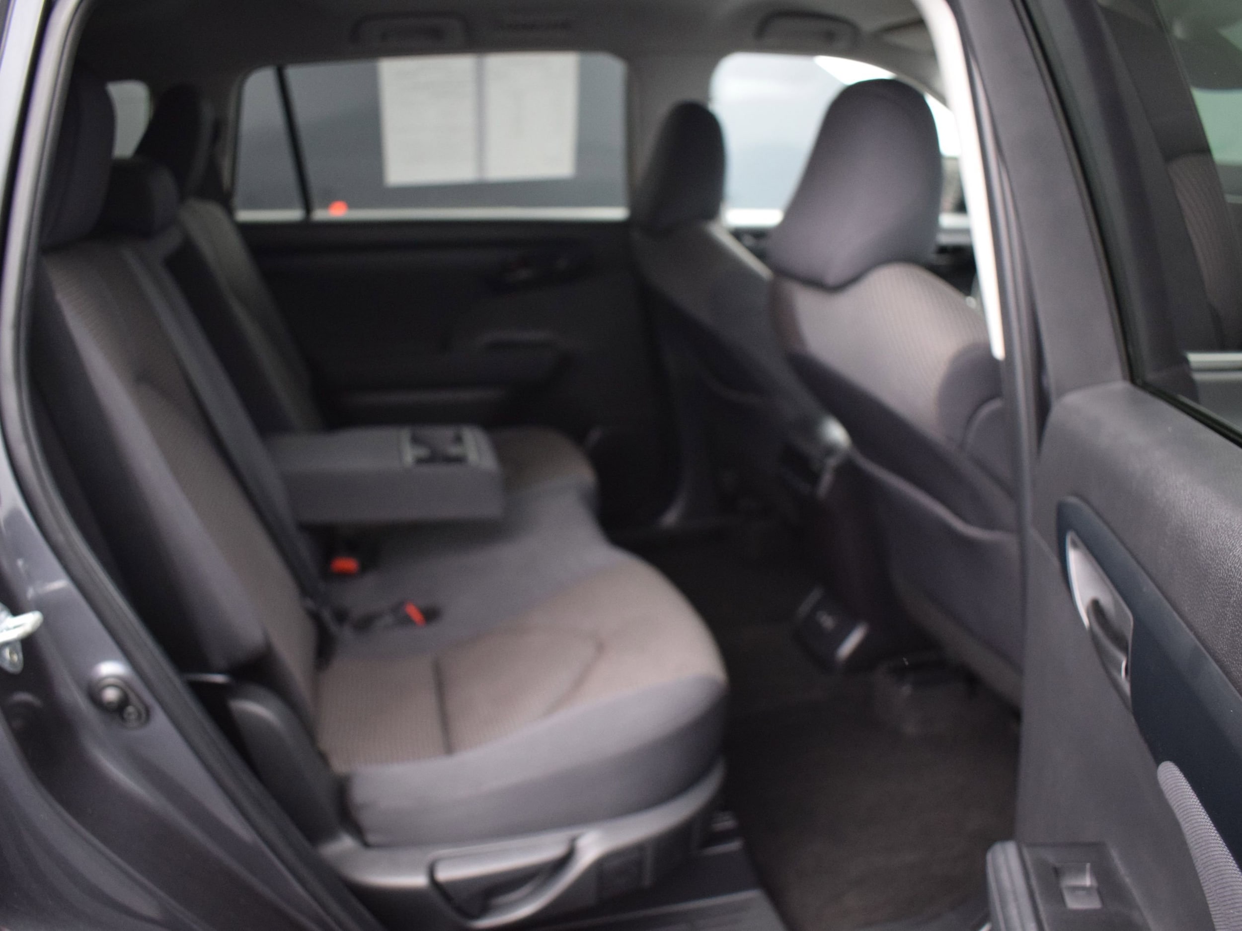 2024 Toyota Highlander LE - Photo 11