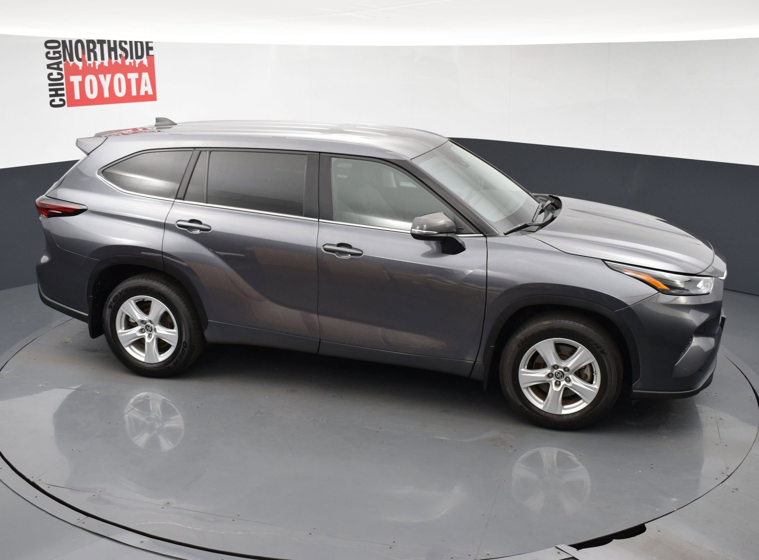 2024 Toyota Highlander LE - Photo 23