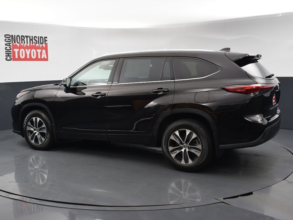 Used 2021 Toyota Highlander XLE Sport Utility