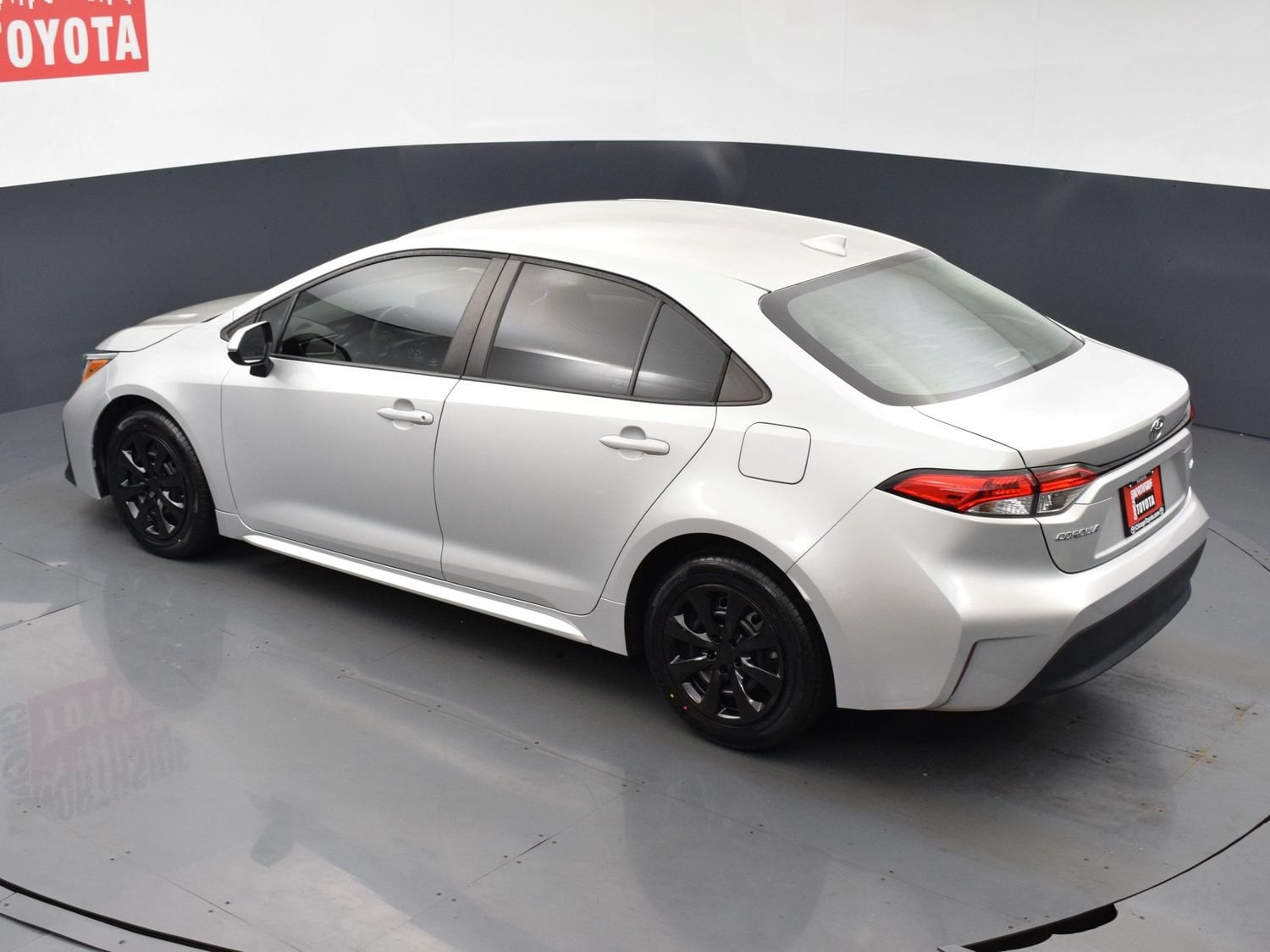 2023 Toyota Corolla LE - Photo 18