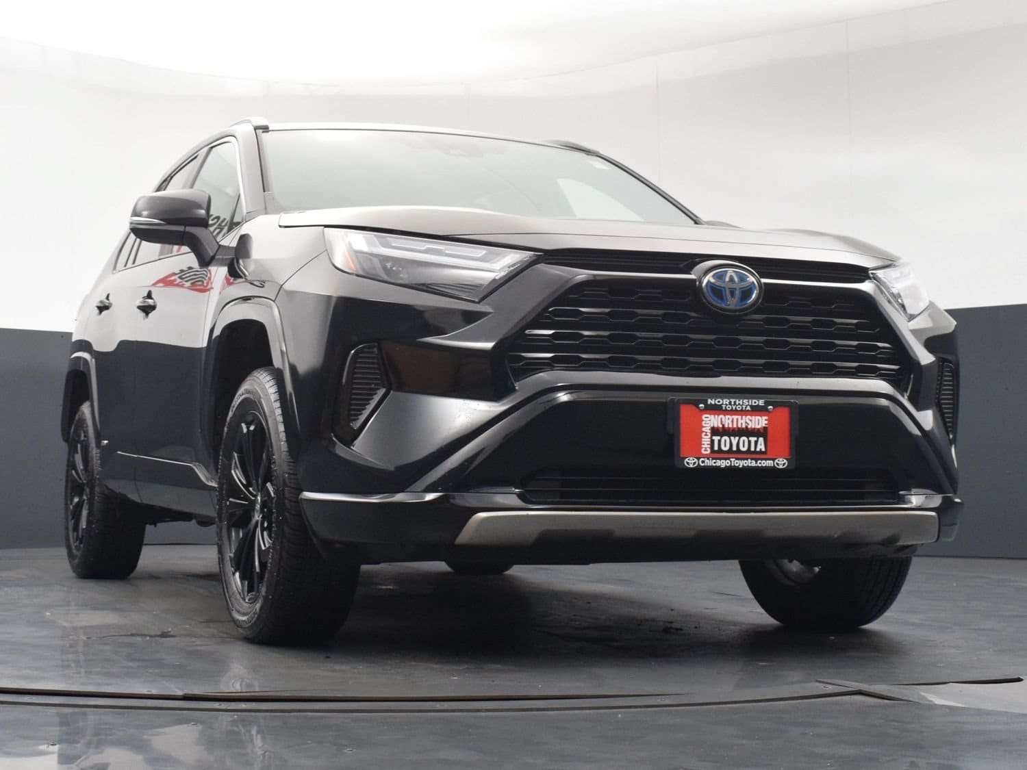 2024 Toyota RAV4 SE - Photo 28