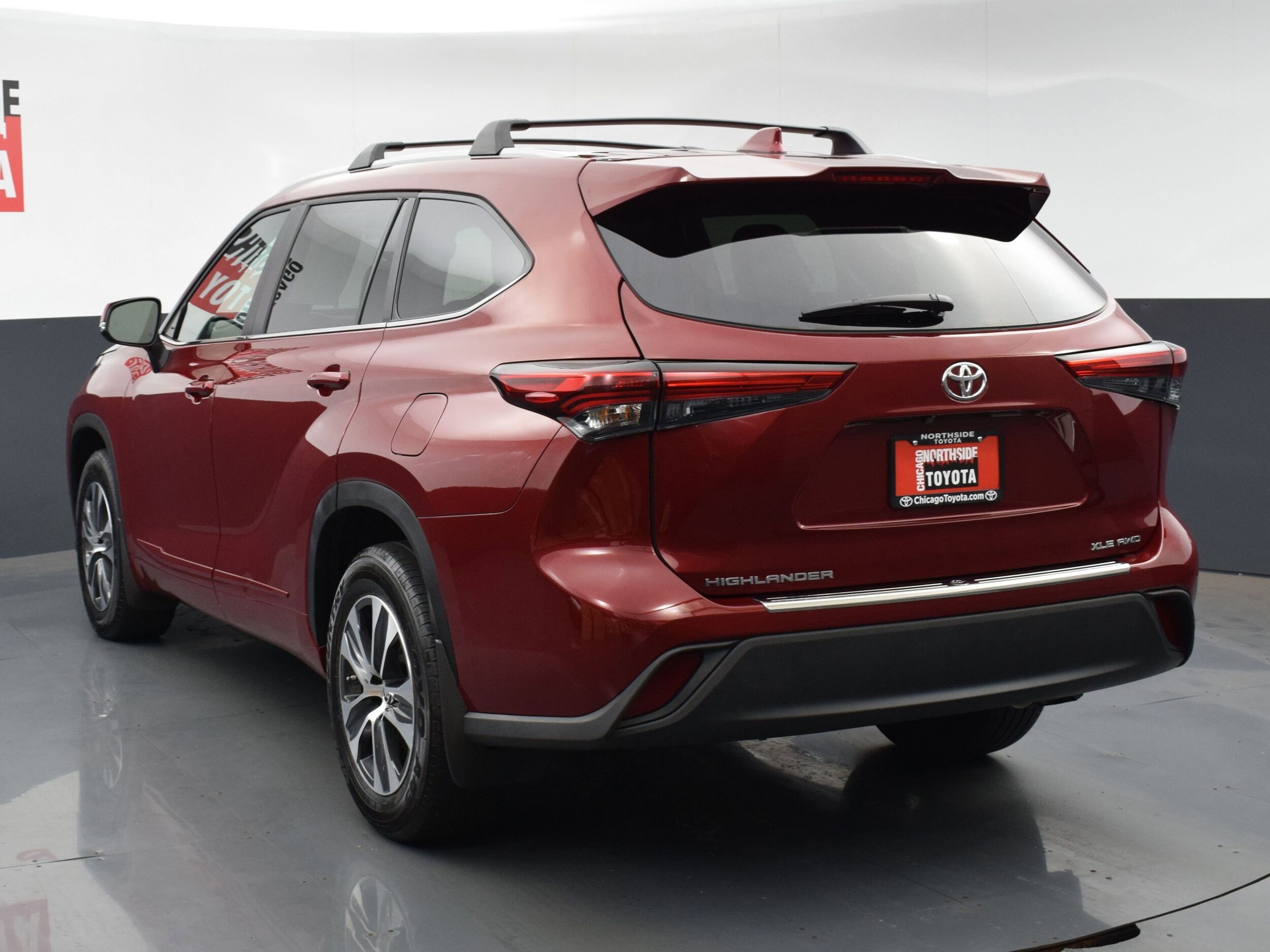 2023 Toyota Highlander XLE photo 3