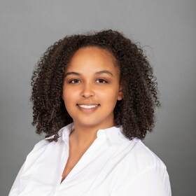 Staff member Alyssa Desrochers from ID_0ee819247861