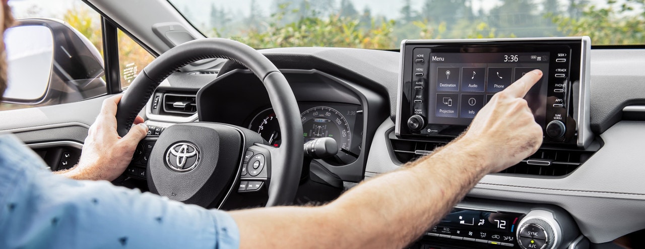 man uses Entune in 2019 Rav4