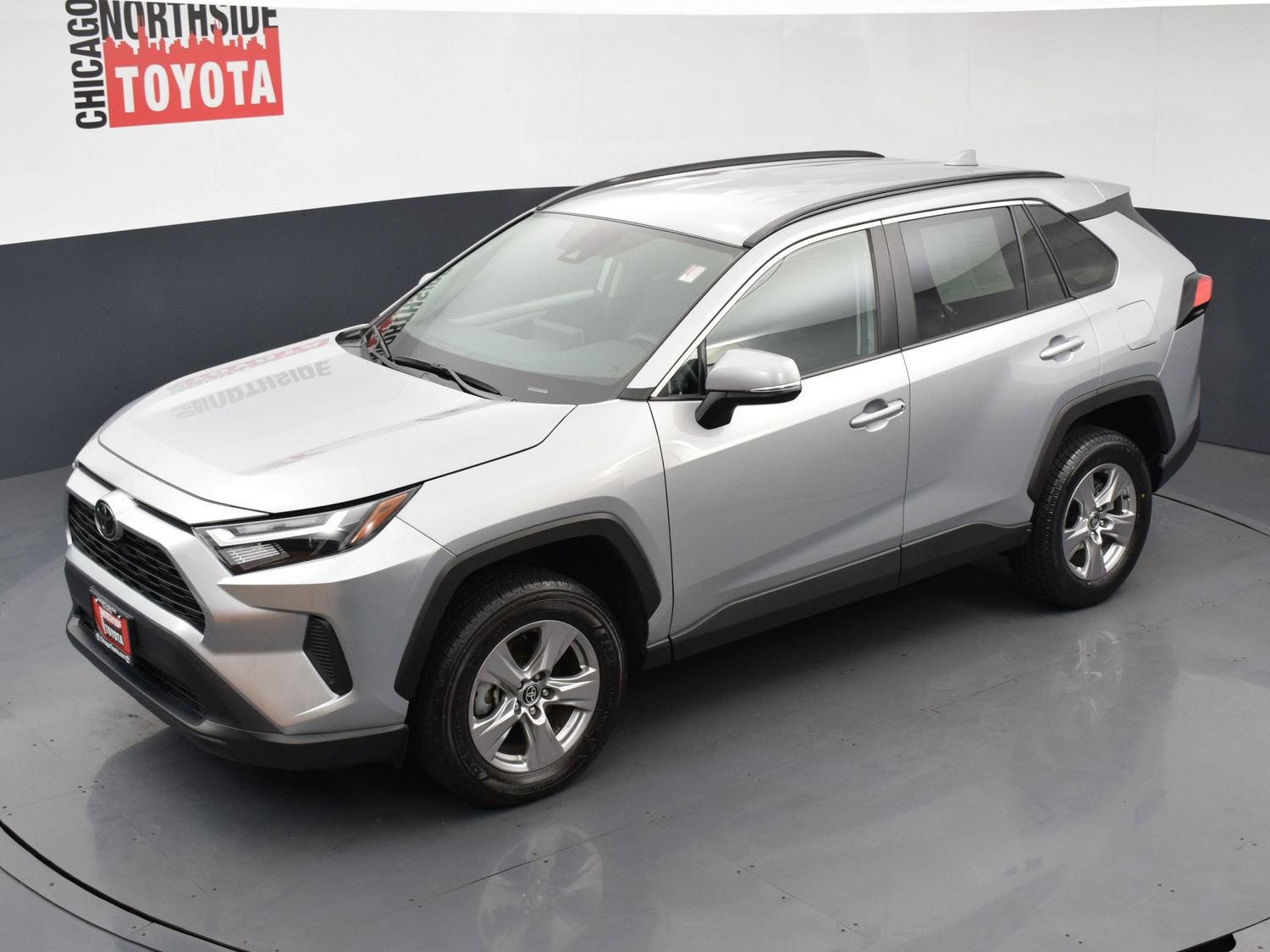 2025 Toyota RAV4 XLE - Photo 23