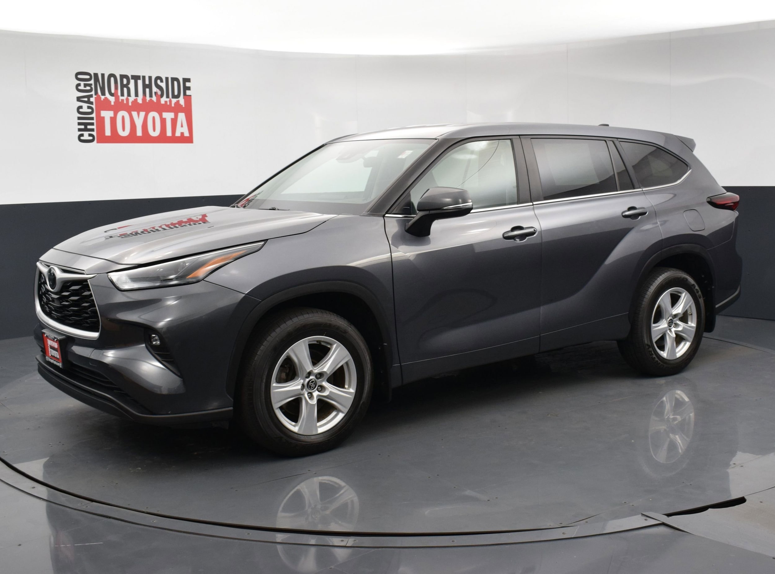 2024 Toyota Highlander LE - Photo 8