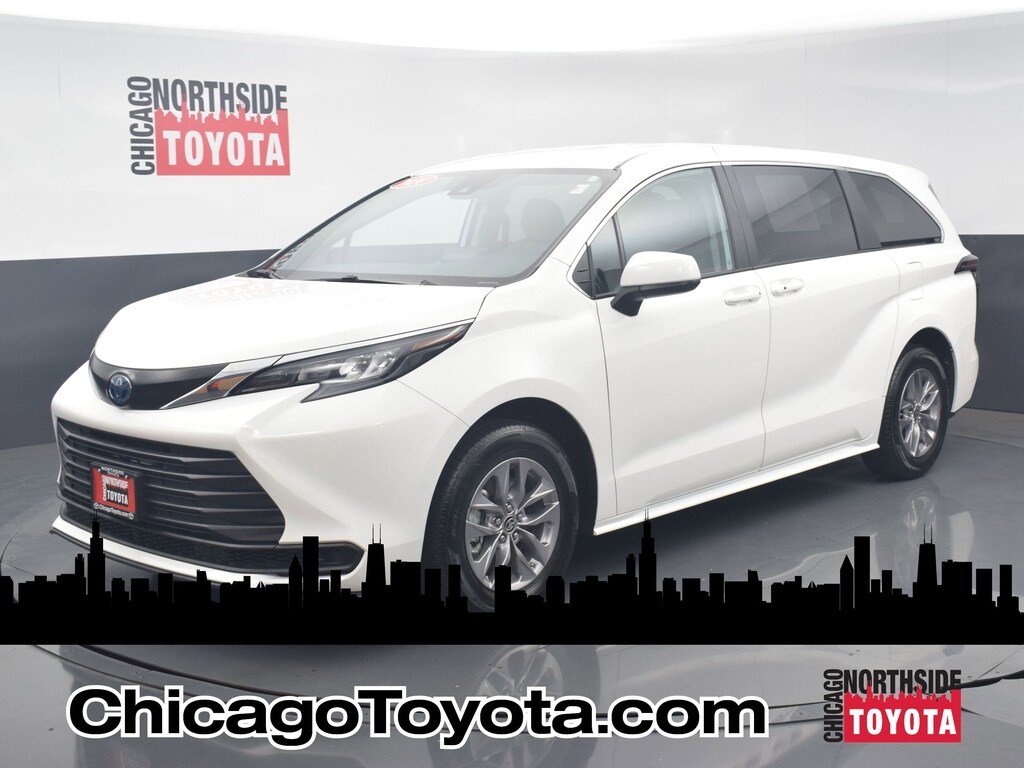 Used 2024 Toyota Sienna LE Mini-van, Passenger