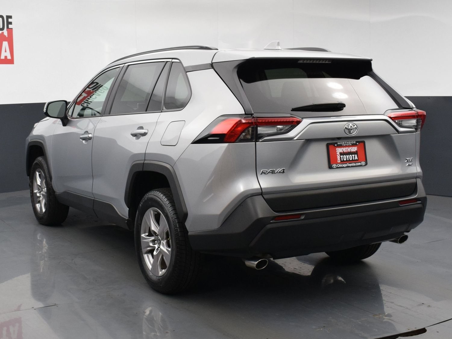 2025 Toyota RAV4 XLE - Photo 3
