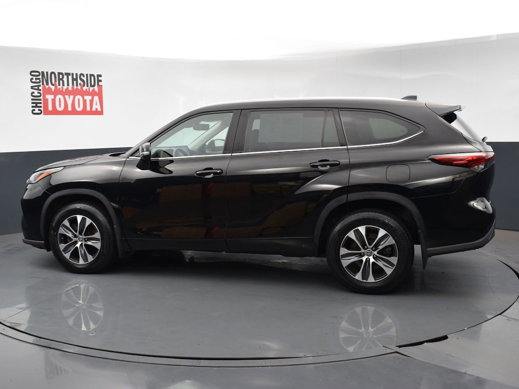Used 2022 Toyota Highlander XLE Sport Utility