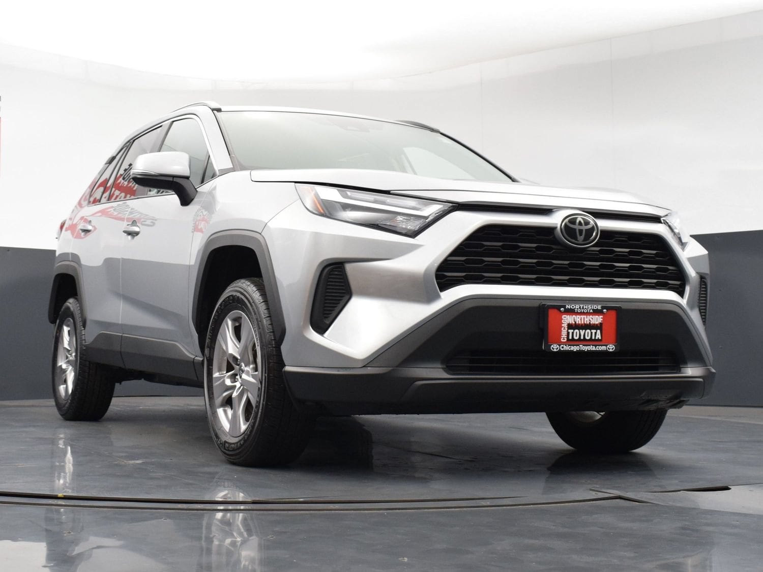 2025 Toyota RAV4 XLE - Photo 28
