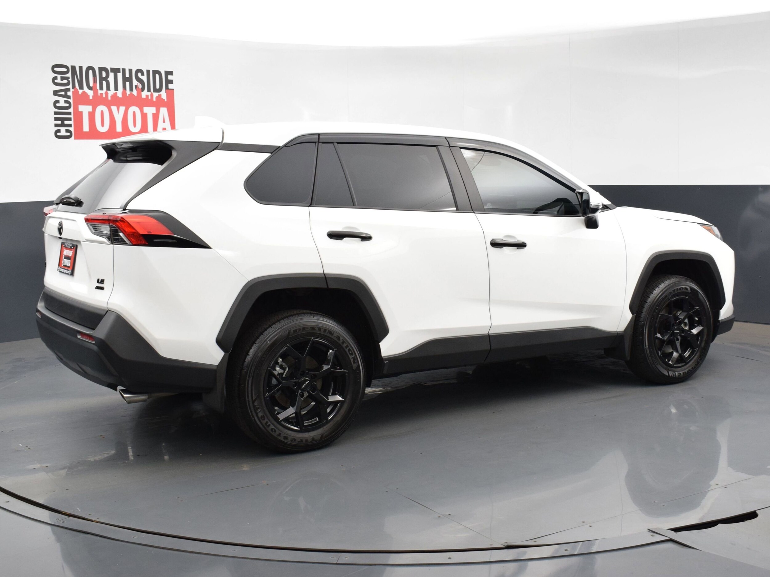 2024 Toyota RAV4 LE photo 4