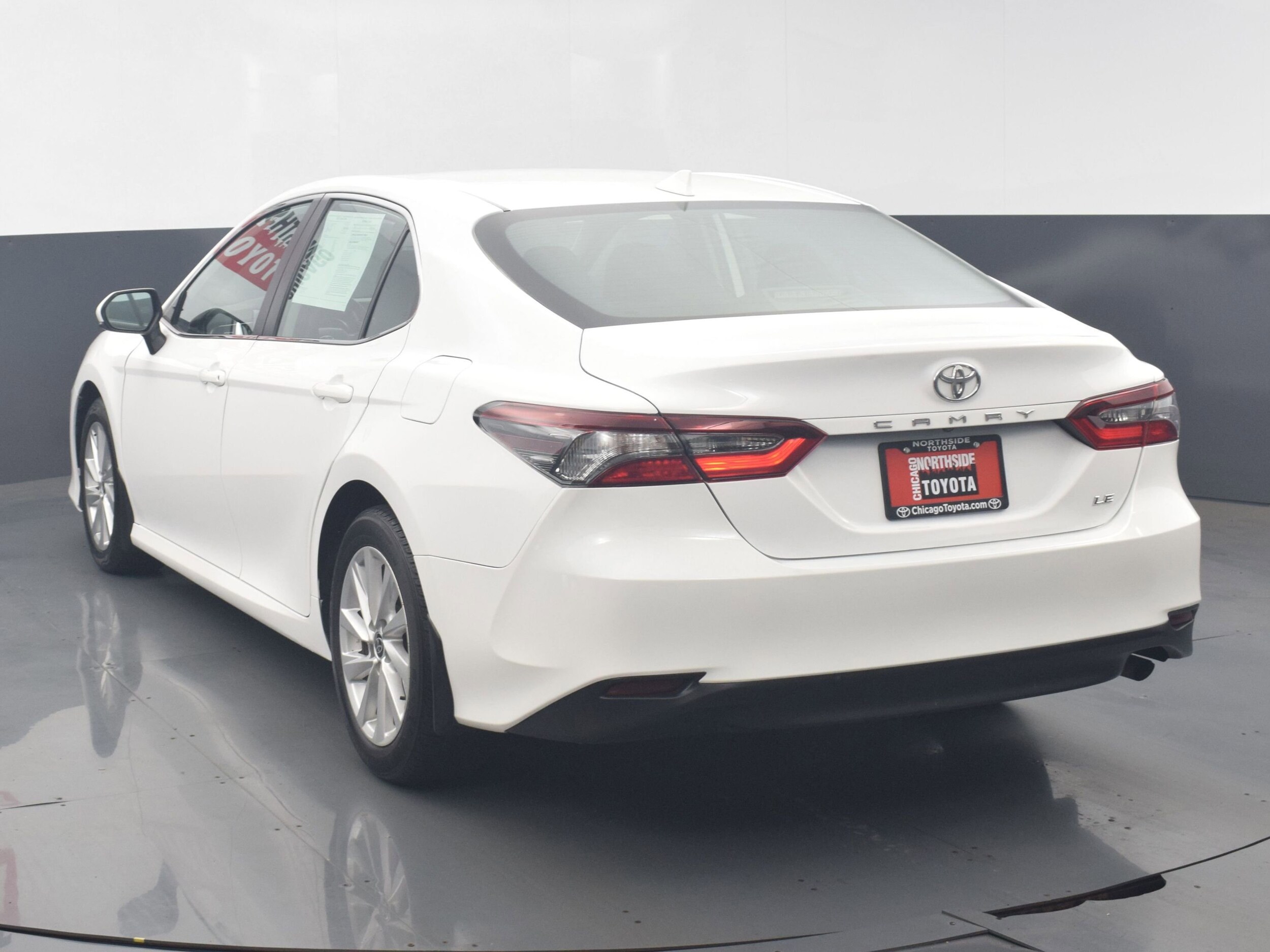 2023 Toyota Camry LE photo 3