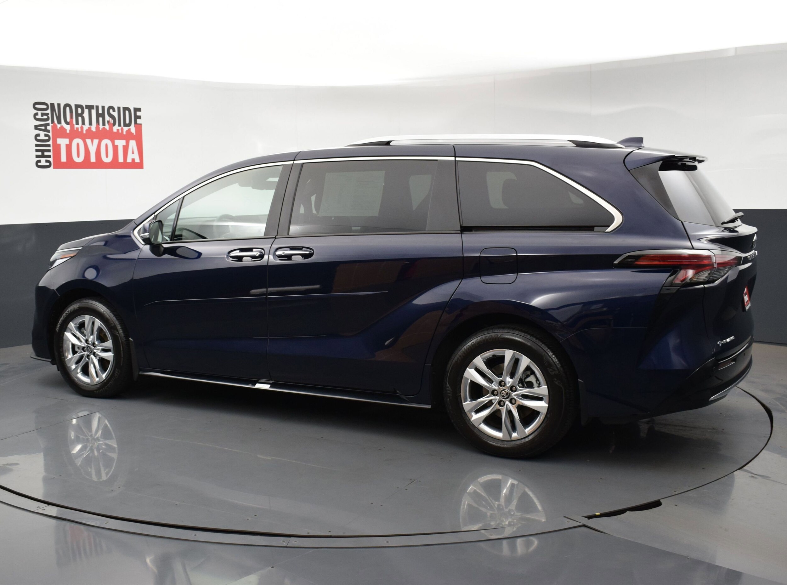 2025 Toyota Sienna Limited photo 2