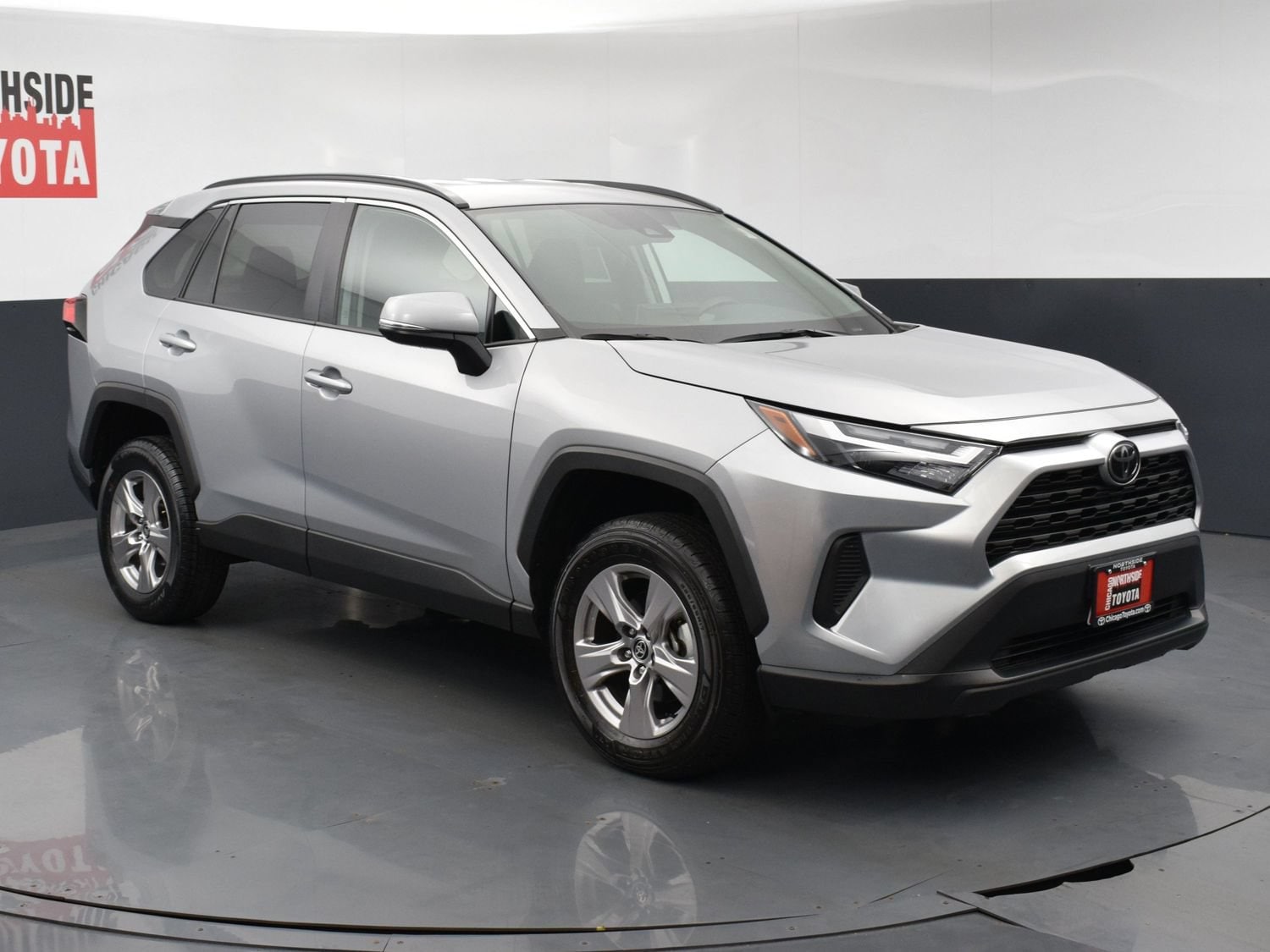 2025 Toyota RAV4 XLE - Photo 6