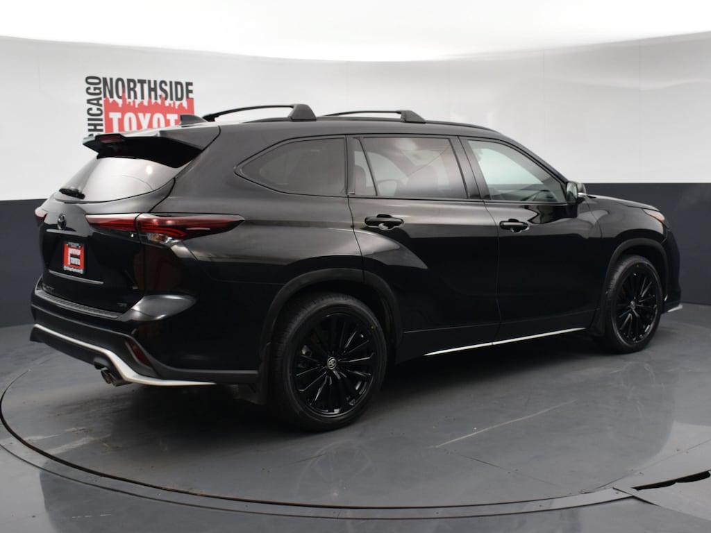 Used 2024 Toyota Highlander XSE Sport Utility