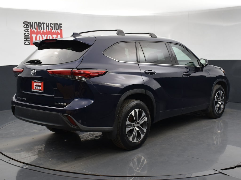Used 2022 Toyota Highlander XLE Sport Utility