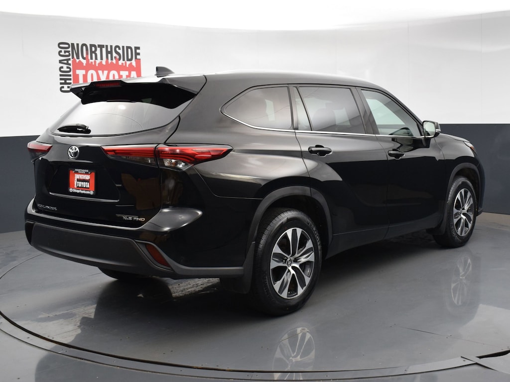 Used 2022 Toyota Highlander XLE Sport Utility