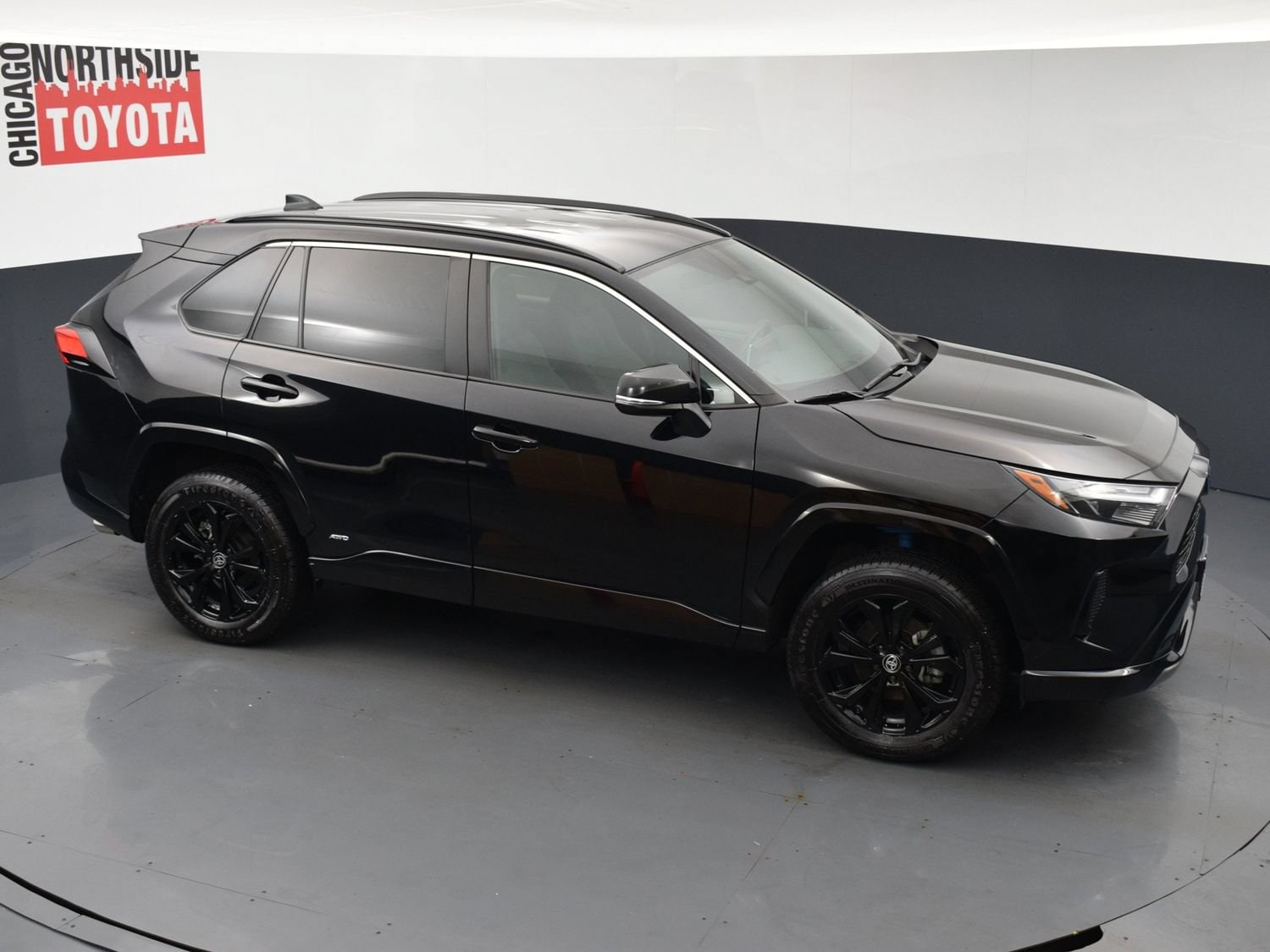 2024 Toyota RAV4 SE - Photo 20
