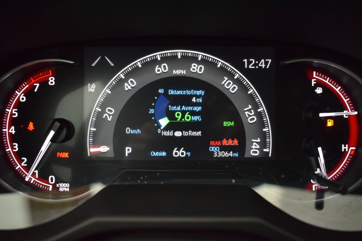 2025 Toyota RAV4 XLE - Photo 16