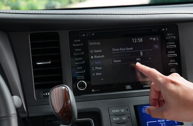 driver easy speak in 2019 Toyota Sienna