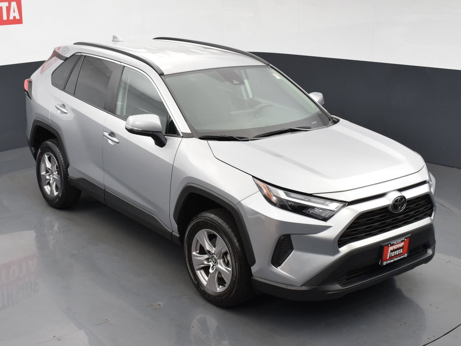 2025 Toyota RAV4 XLE - Photo 21