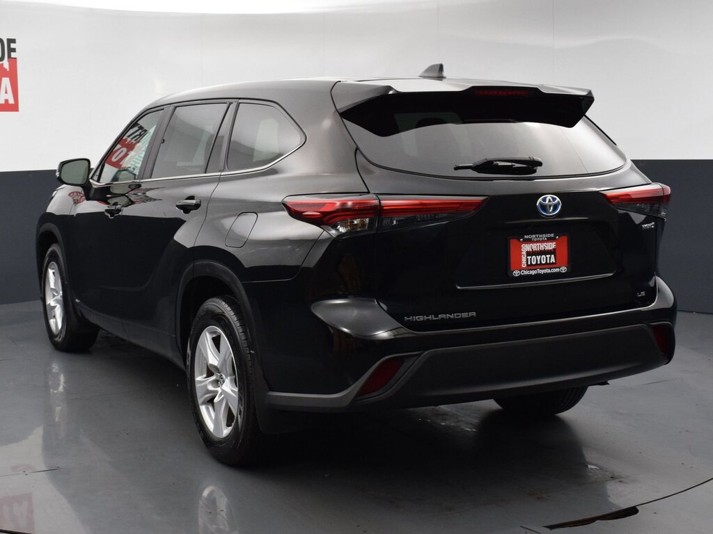 Used 2023 Toyota Highlander Hybrid LE Sport Utility