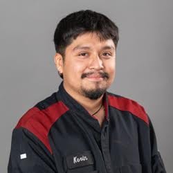 Staff member Kevin Santana from ID_5a7522d733b5