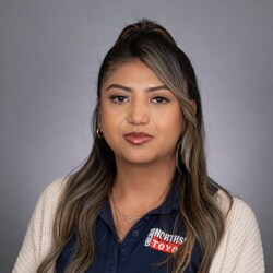 Staff member Jocelyn Nava from ID_5a7522d733b5