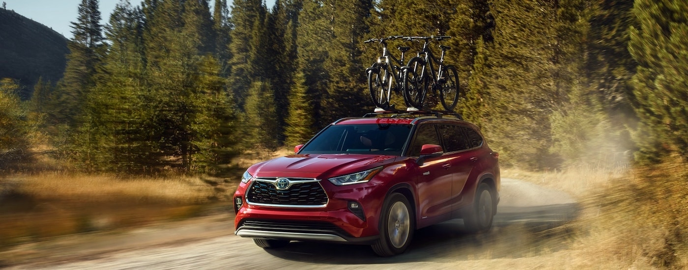 2020 Toyota Highlander on Road