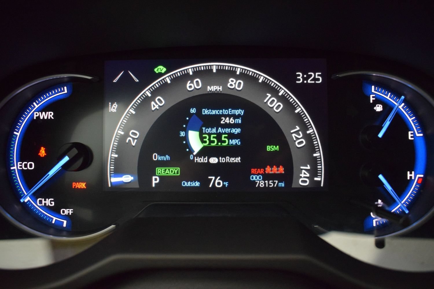2024 Toyota RAV4 SE - Photo 16